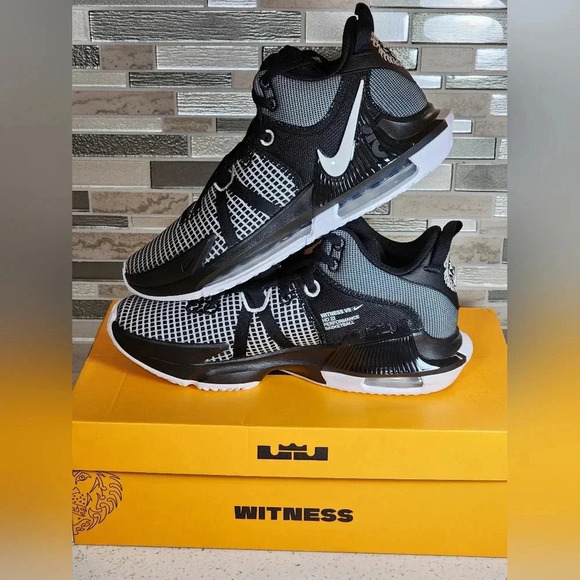 Nike Lebron Witness VII 7 Black & White Men's Size 12.0 DZ3299 001 - Picture 1 of 11